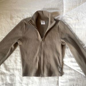 Aritzia cropped zip up long sleeve